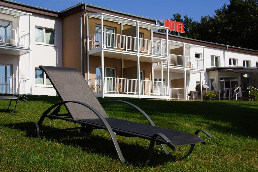 Hotel Am Untersee Bantikow Exterior foto